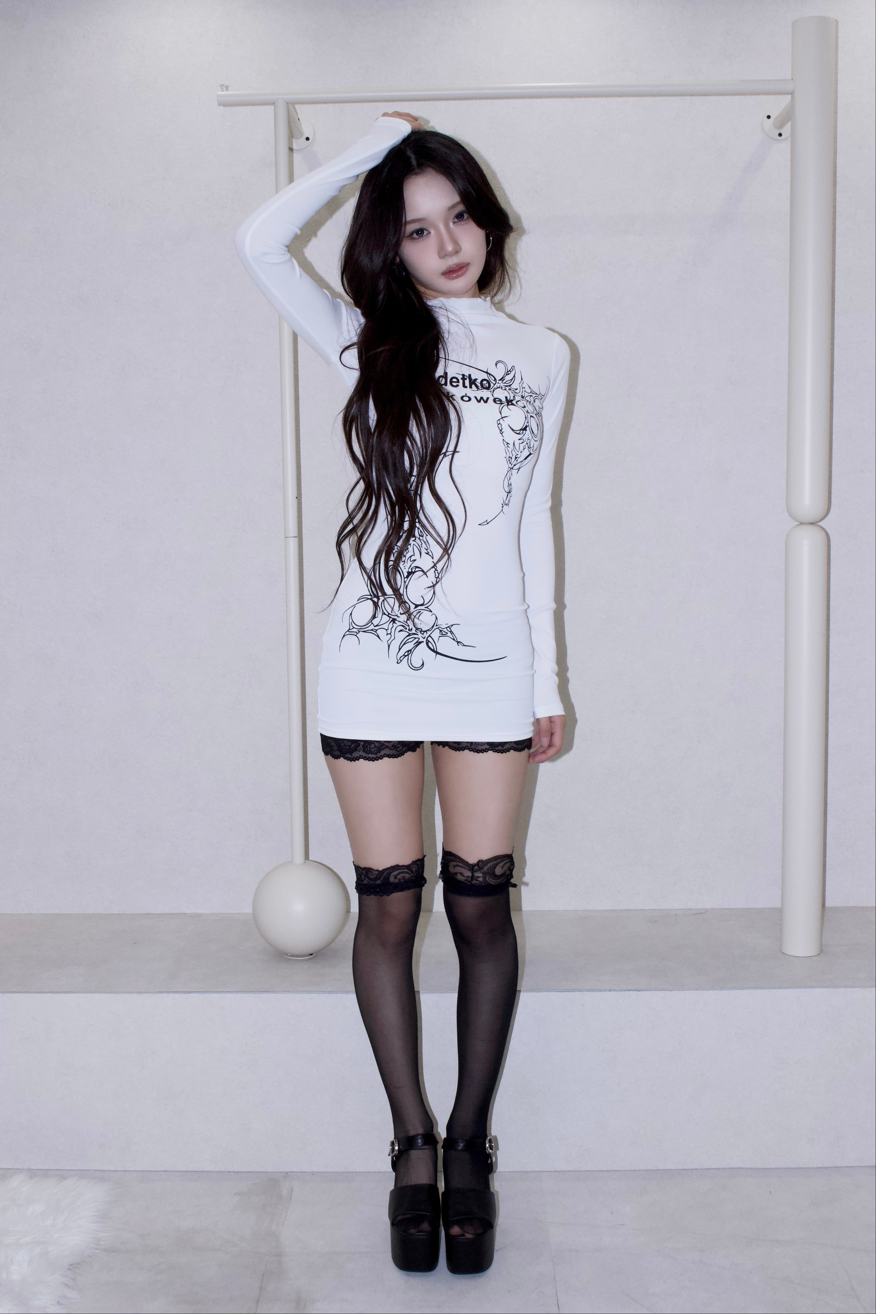 art frame dress.