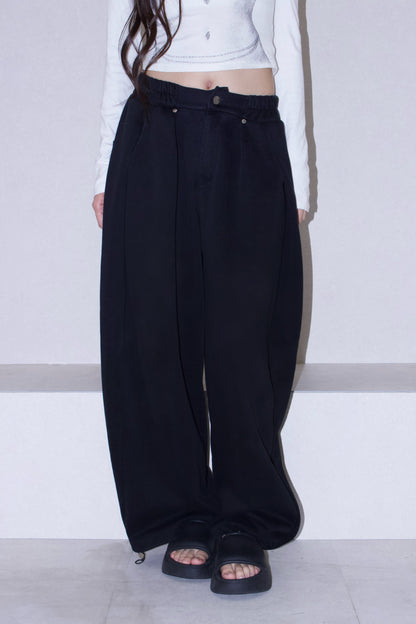 volume form pants.