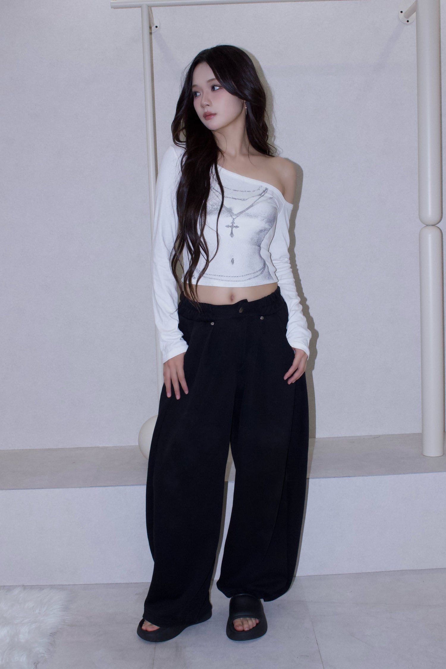 volume form pants.