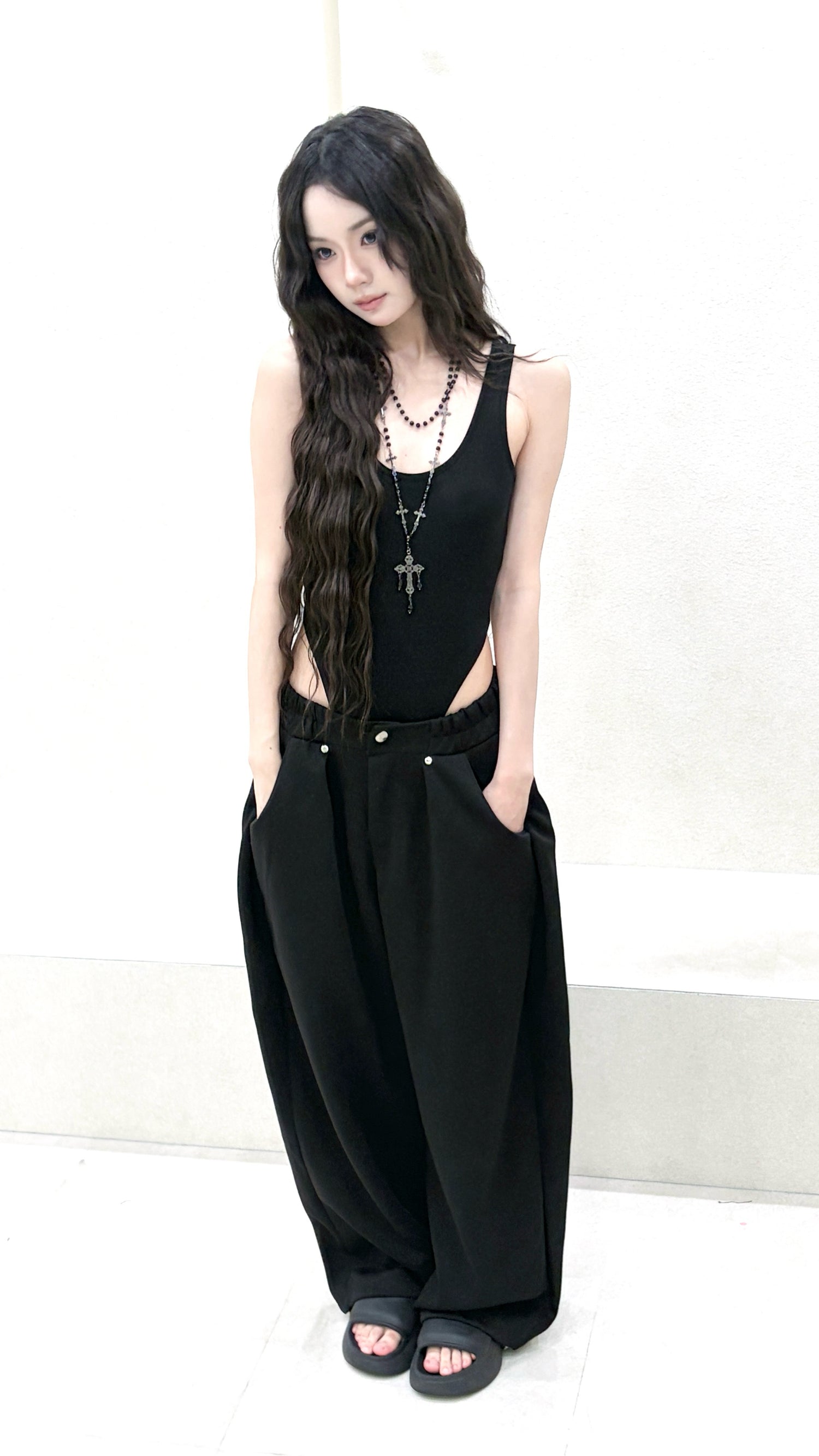 volume form pants.