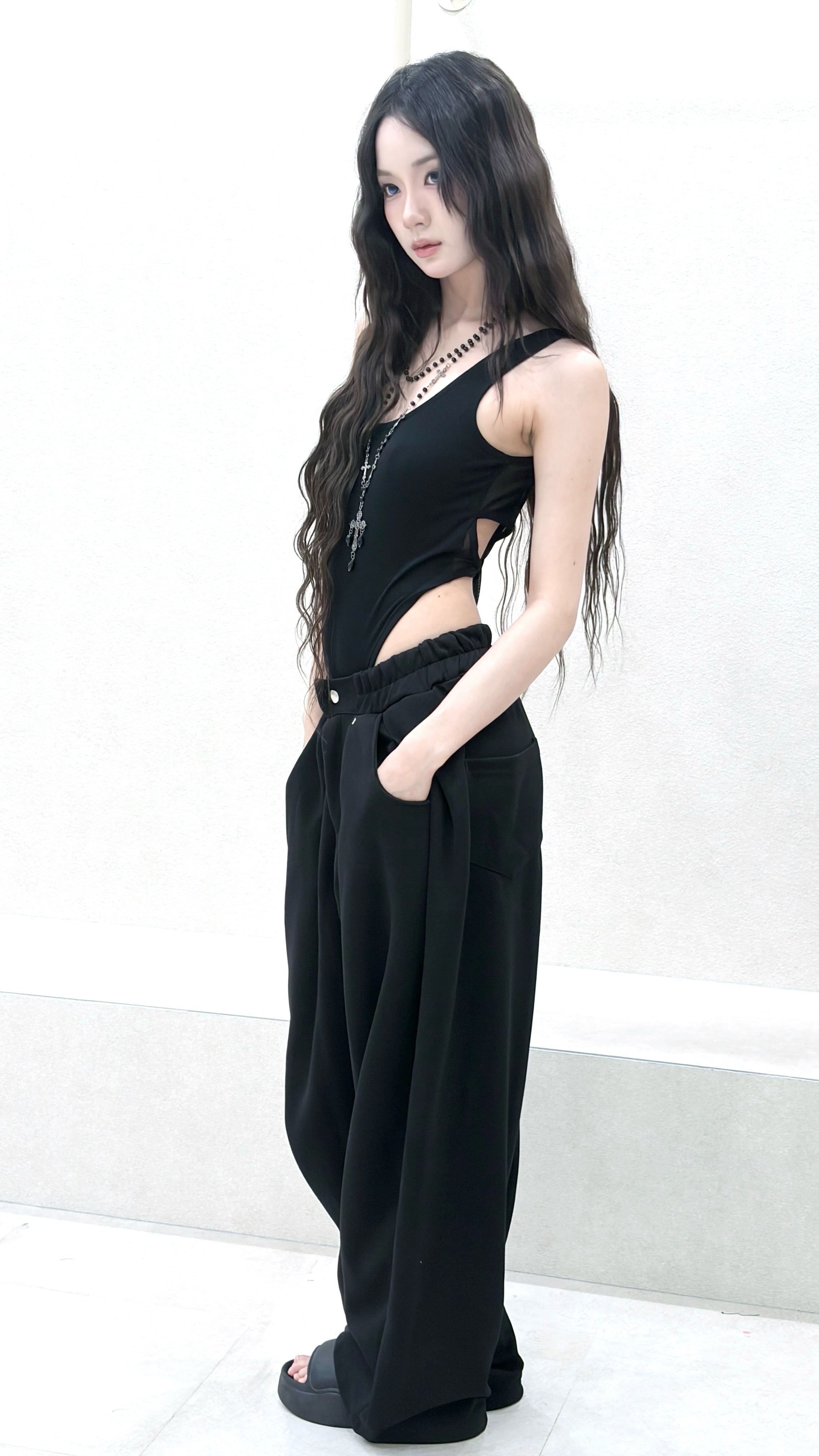 volume form pants.