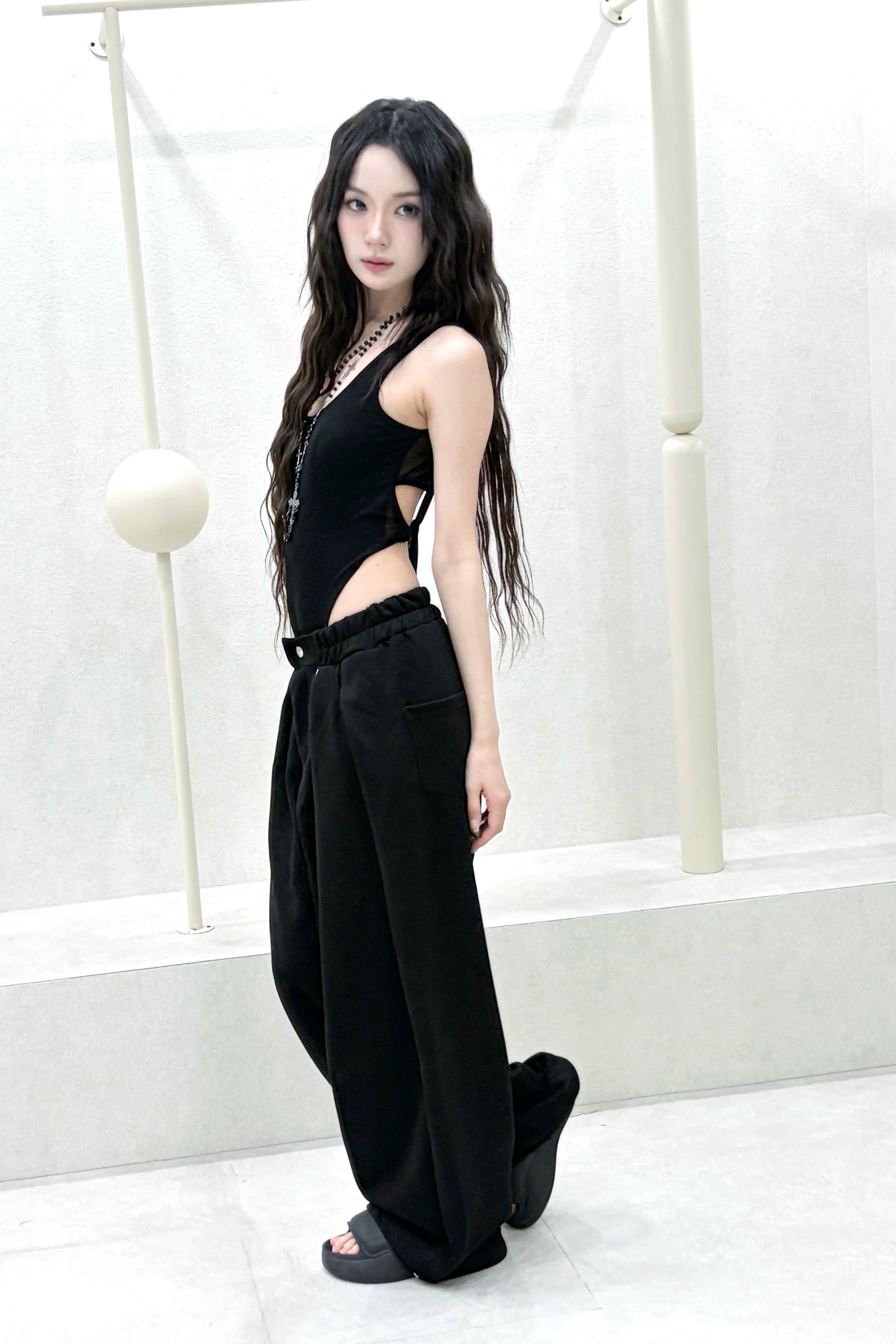 volume form pants.