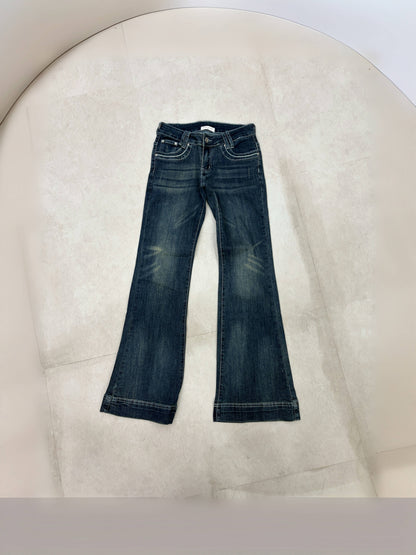 model fit denim.