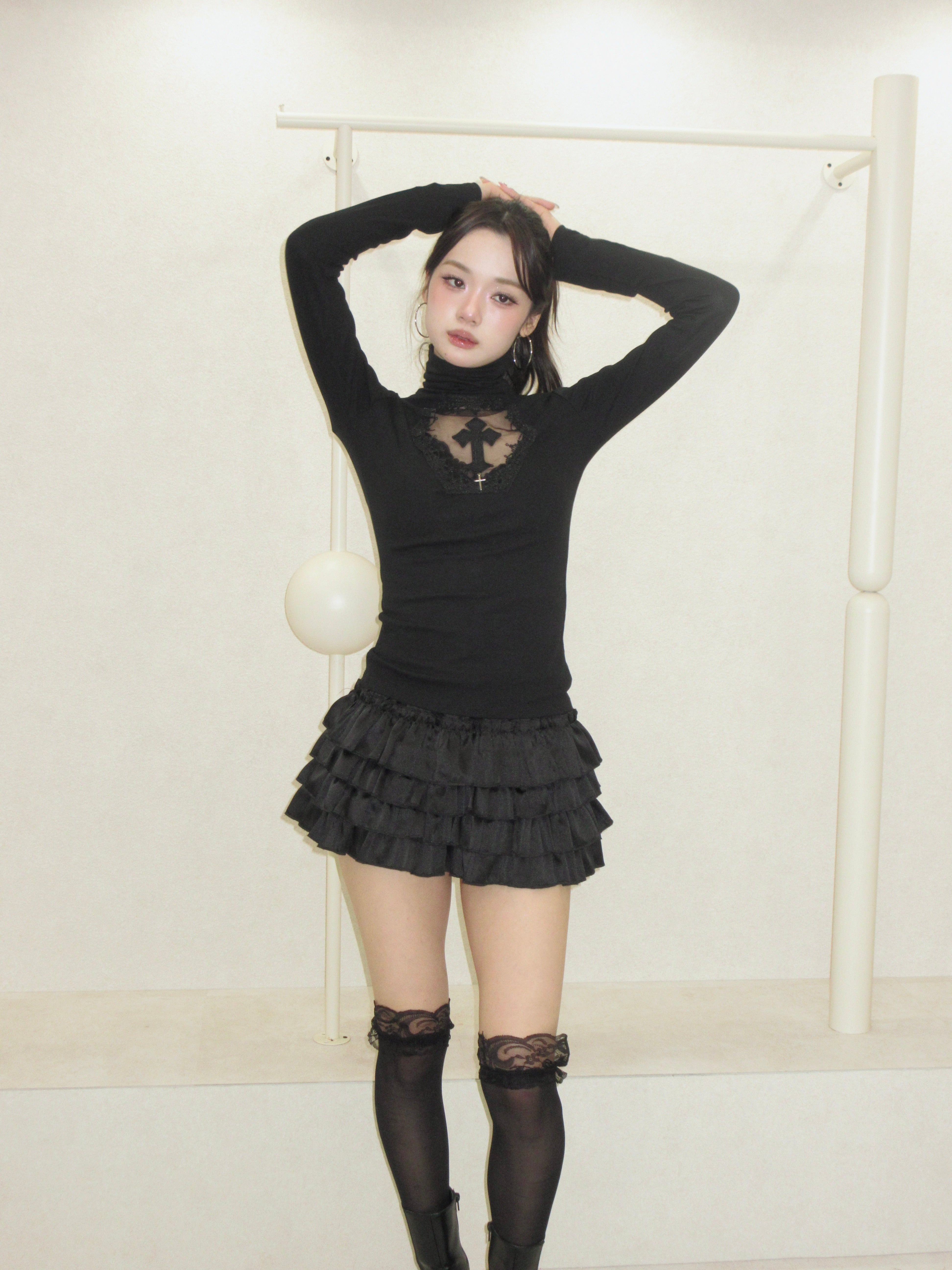 cross charm tops. – REINE NOIRE