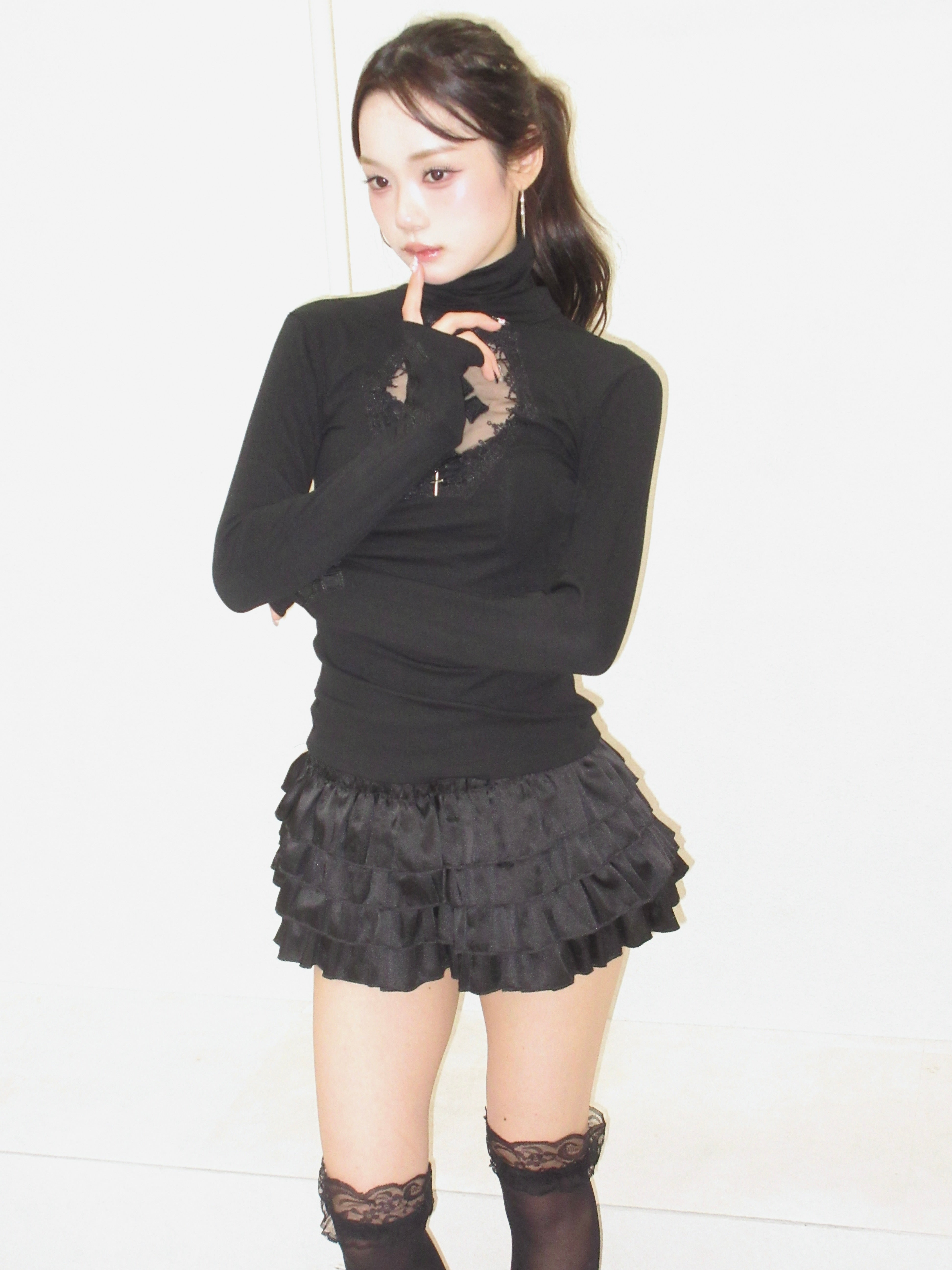 cross charm tops. – REINE NOIRE